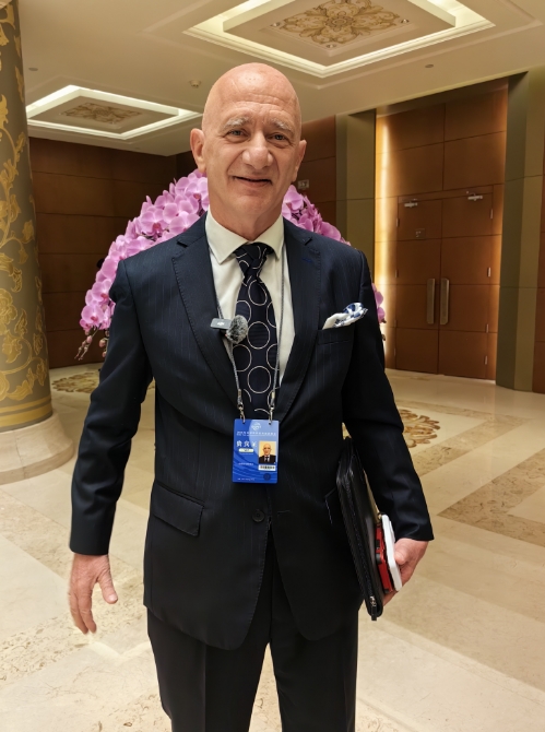 五八策略 全球跨国投资低迷，这场峰会外宾人数却创纪录 外商：只有中国能带给我们稳定的市场和长期的愿景